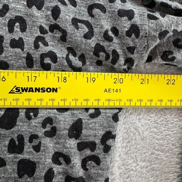 Rails Top Womens S Black Cheetah Print Stretch Linen V-Neck Long Sleeve Casual - Picture 7 of 9